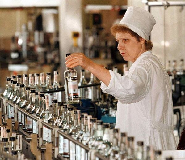 En 1982, la cour d’arbitrage internationale a réaffirmé la priorité de la Russie en ce qui concerne la production de la vodka comme boisson alcoolisée d’origine russe. - Sputnik Afrique