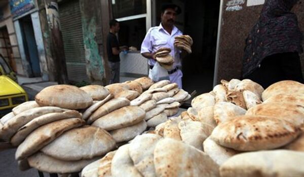 Les autorités égyptiennes introduisent les cartes de rationnement pour le pain - Sputnik Afrique