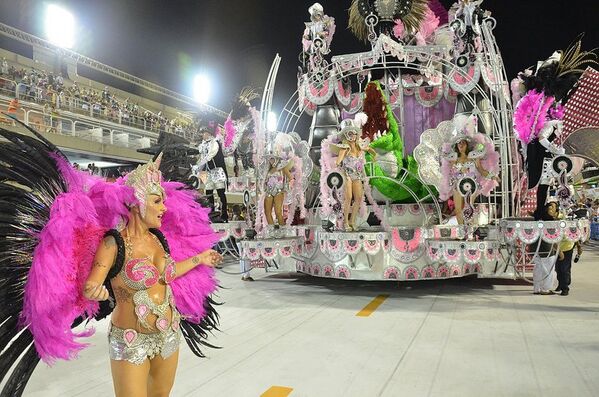 Toutes les couleurs du carnaval à Rio de Janeiro - Sputnik Afrique