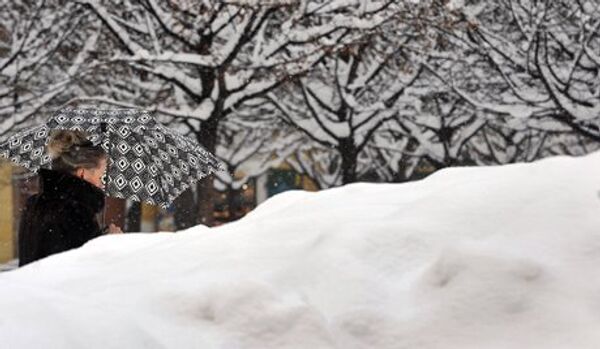 Les fortes chutes de neige ont paralysé le trafic à Prague - Sputnik Afrique