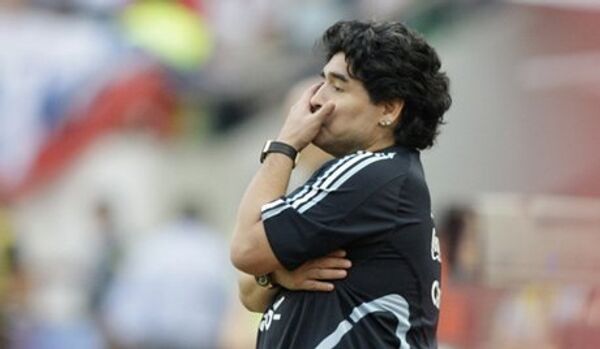 Italie : Maradona venu disputer 37,2 millions d'euros aux services fiscaux - Sputnik Afrique