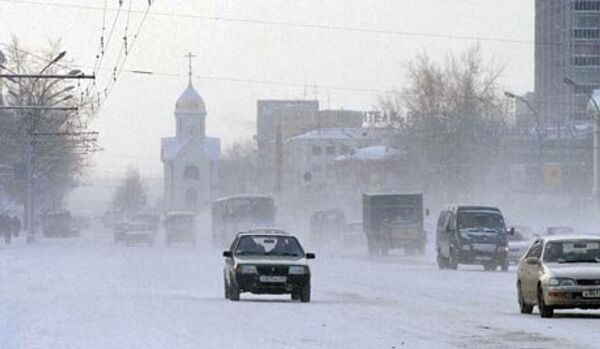 Le trafic paralysé en Sibérie en raison d'une tempête de neige - Sputnik Afrique