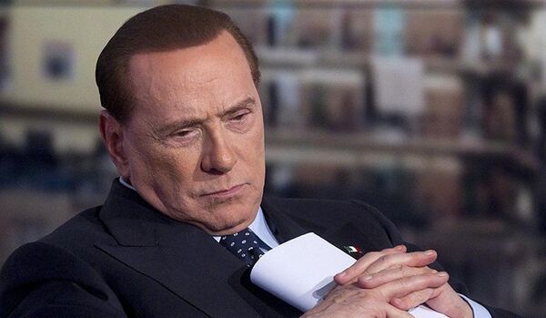 Des milliers de personnes viennent soutenir Berlusconi - Sputnik Afrique