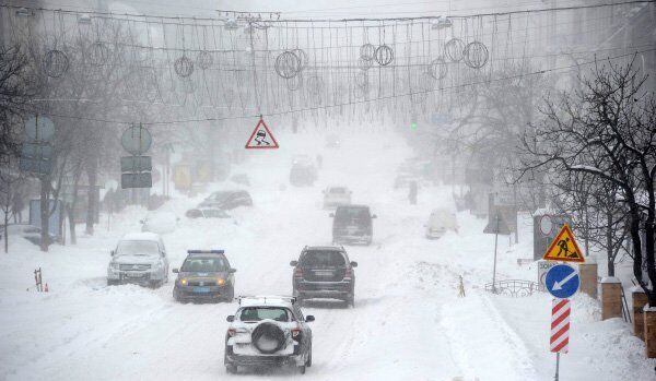 La neige a transformé Kiev en une « ville assiégée » - Sputnik Afrique