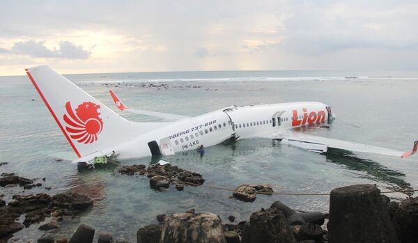 Le crash de l'avion au large de la côte de Bali a fait 50 blessés - Sputnik Afrique