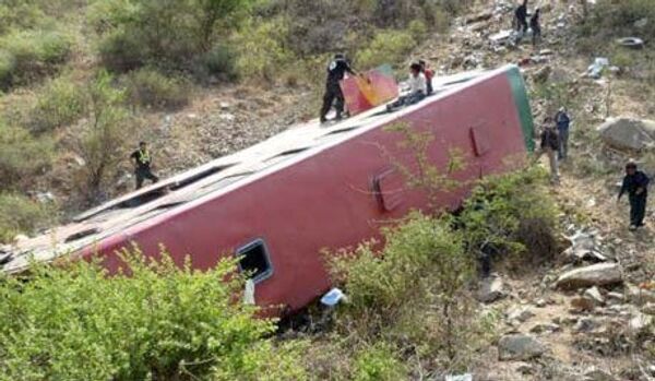 Un bus est tombé dans l’abîme dans le nord du Pérou - Sputnik Afrique