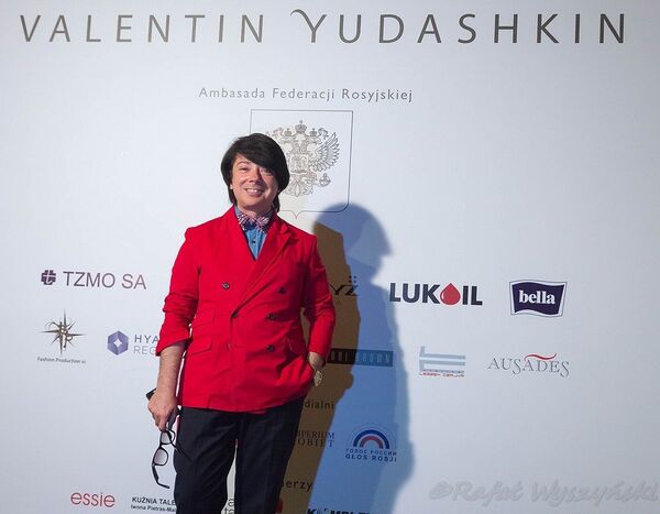 Valentin Yudashkin pour la première fois en visite à Varsovie - Sputnik Afrique