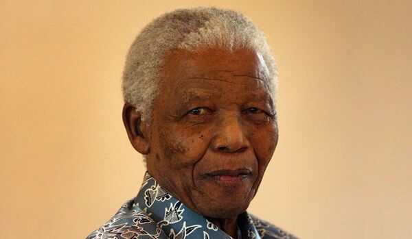 Nelson Mandela dans un état « critique » - Sputnik Afrique