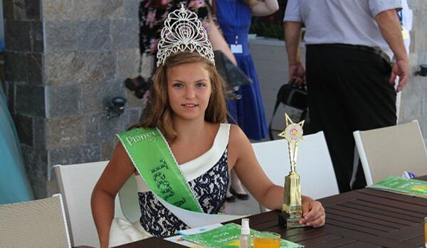 Une écolière russe remporte le titre de Little Miss Planet 2013 - Sputnik Afrique
