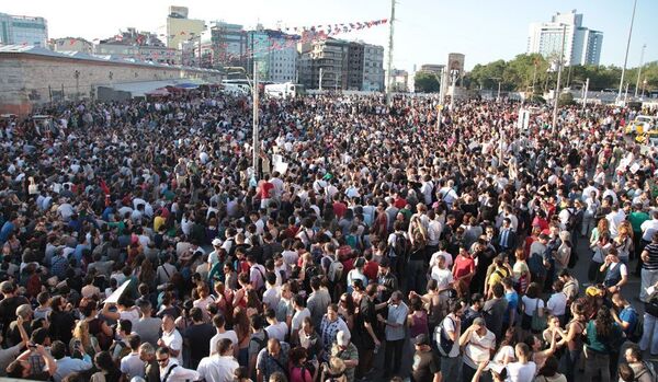 Turquie : dix-mille personne lors d'un rassemblement à Istanbul - Sputnik Afrique