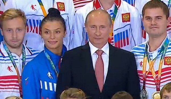 Poutine a félicité les lauréats de l'Universiade avec les victoires - Sputnik Afrique