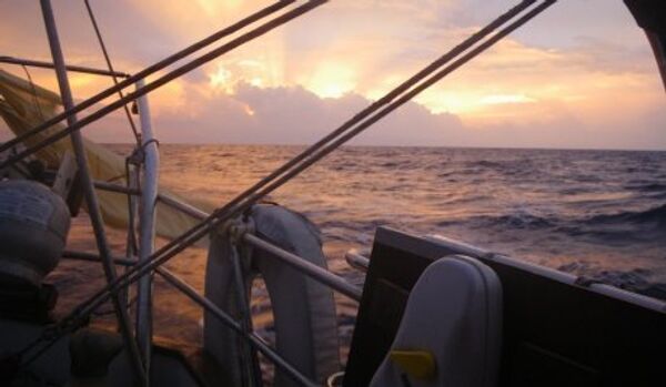 Un bateau de mariage est entré en collision avec une barge aux États-Unis - Sputnik Afrique