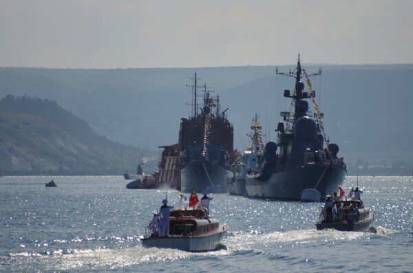 Les Flottes russe et ukrainienne, un symbole d’union - Sputnik Afrique