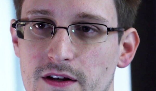 Snowden apprend la langue et l'histoire russe avec insistance - Sputnik Afrique