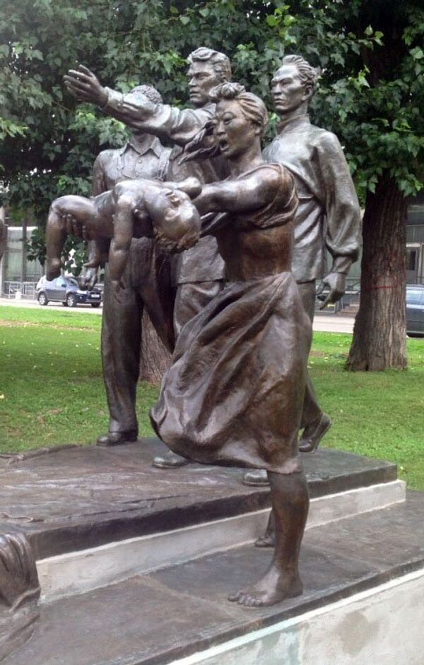 Une sculpture de Vera Moukhina dans un parc de Moscou - Sputnik Afrique