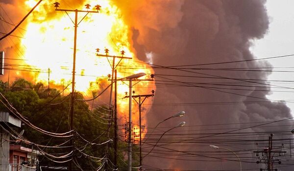 Venezuela : la foudre met le feu à une raffinerie - Sputnik Afrique