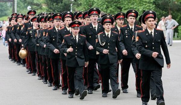 « Servir et honorer sa Patrie » - les écoles militaires Souvorov célèbrent leur 70e anniversaire - Sputnik Afrique