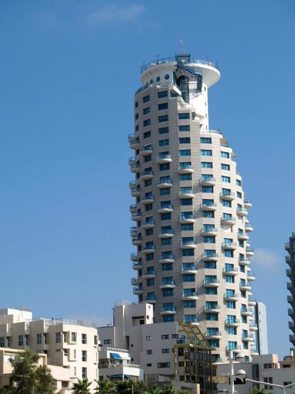 L’hôtel Isrotel surplombe la promenade Tayelet à Tel Aviv (Israël). - Sputnik Afrique