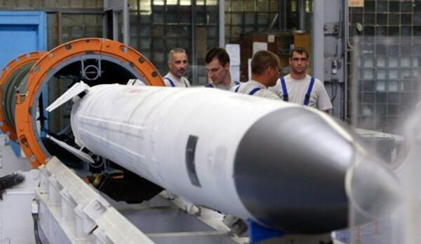 MAKS 2013 : le groupe Almaz-Antey exposera son nouveau système de missiles S-350E - Sputnik Afrique