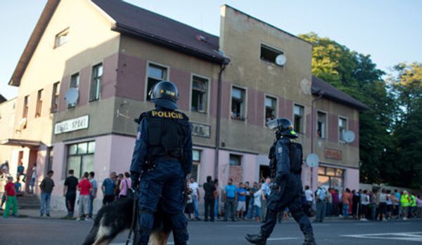 Une marche anti-Roms en République tchèque a pris fin dans les bagarres et les arrestations - Sputnik Afrique
