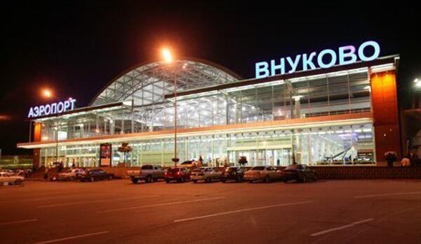 L'avion volant de Naples a atterri sur le ventre à l’aéroport Vnoukovo de Moscou - Sputnik Afrique
