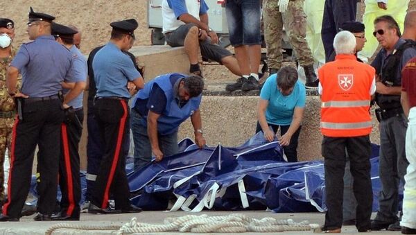 Plus de 300 corps retrouvés après le naufrage de Lampedusa (garde-côtes) - Sputnik Afrique