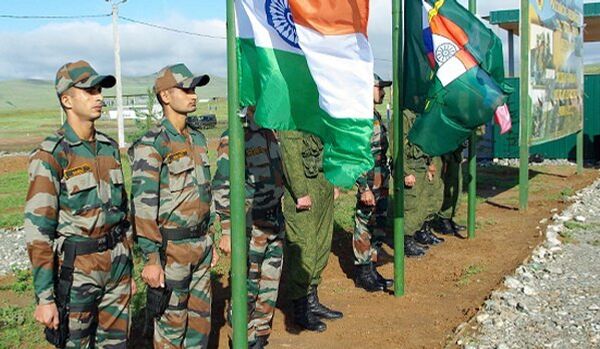 Les manœuvres communes Indra 2013 entre la Russie et l’Inde ont eu lieu - Sputnik Afrique
