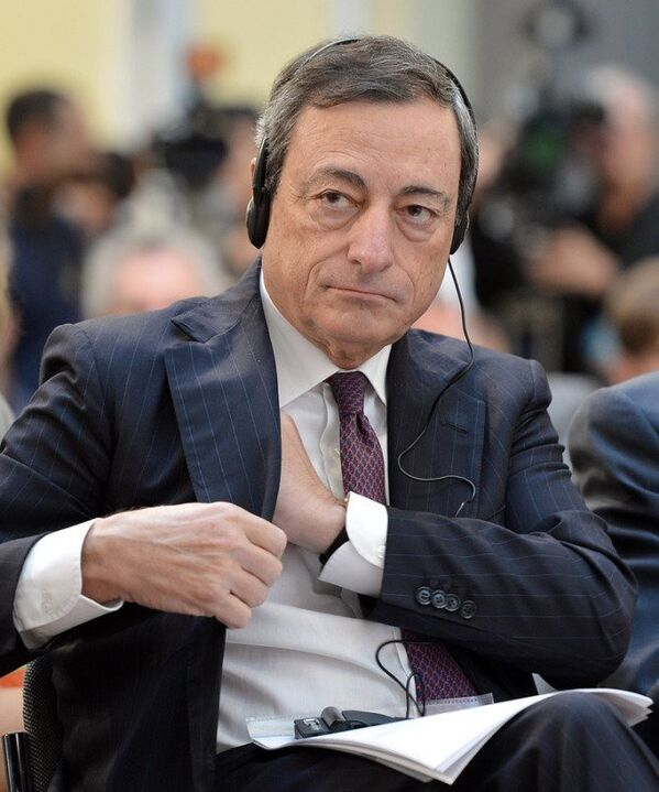 Mario Draghi, le président de la Banque centrale européenne, occupe la neuvième place du classement des personnes les plus influentes du monde pour le magazine Forbes. - Sputnik Afrique
