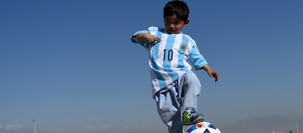 Le petit Messi contraint de fuir l’Afghanistan sur fond de menaces des talibans - Sputnik Afrique