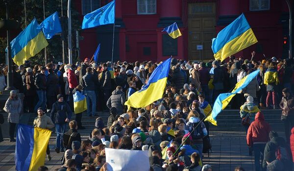 6000 étudiants ont défilé à Kiev lors d’un rassemblement sur la place centrale - Sputnik Afrique