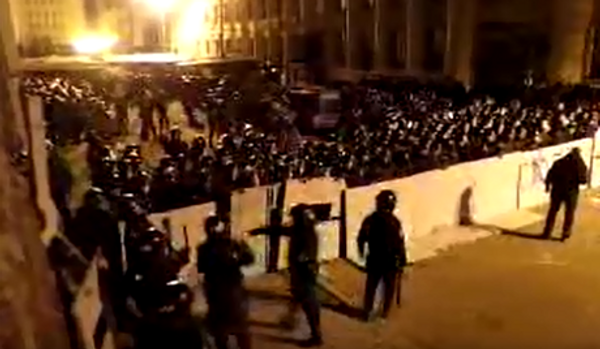 Les manifestants de Maidan sont allés à la résidence d’Ianoukovitch - Sputnik Afrique