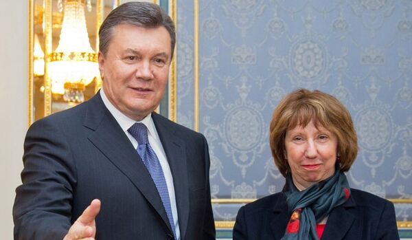 Ianoukovitch et Ashton évoquent les moyens de faire sortir l'Ukraine de la crise - Sputnik Afrique
