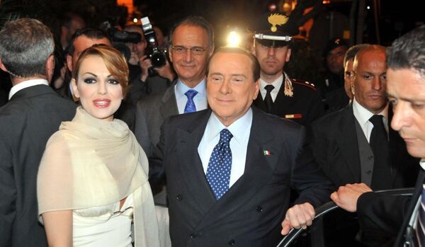 Berlusconi reste sans un arbre de Noël - Sputnik Afrique