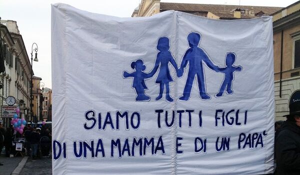 Une manifestation en soutien de la famille traditionnelle a lieu à Rome - Sputnik Afrique