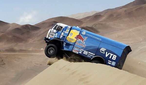 Le Team KAMAZ Master remporte la 9ème étape du Dakar - Sputnik Afrique