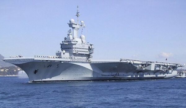 Les Etats-Unis et la France déploient leurs porte-avions dans le Golfe - Sputnik Afrique