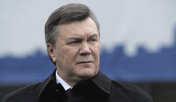 Ianoukovitch invite les Ukrainiens à arrêter les protestations - Sputnik Afrique