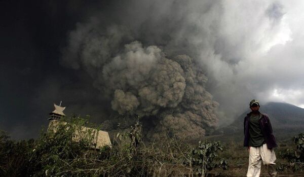 Eruption volcanique en Indonésie fait au moins 14 morts - Sputnik Afrique