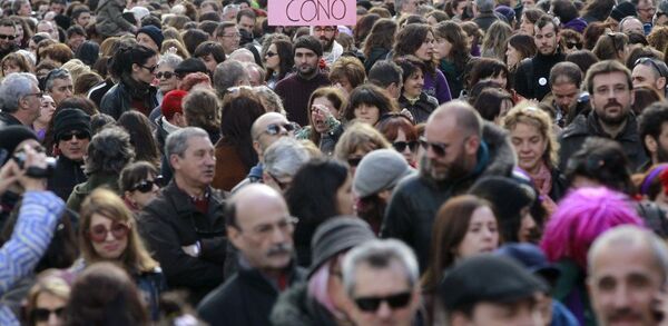 Les Espagnols protestent contre les restrictions sur l'avortement - Sputnik Afrique