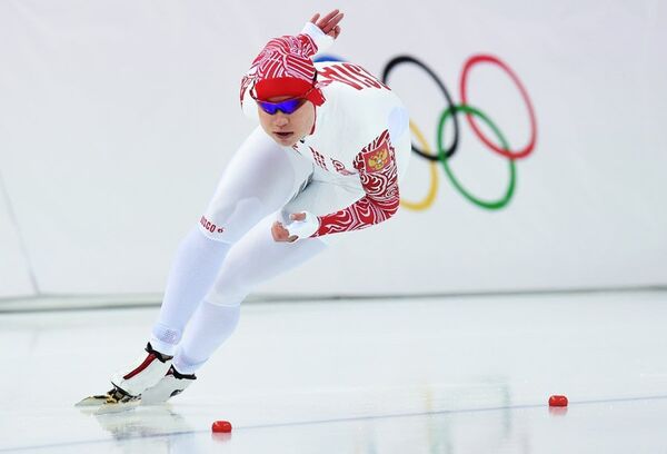 JO/patinage de vitesse : Olga Fatkulina décroche l'argent du 500 m - Sputnik Afrique