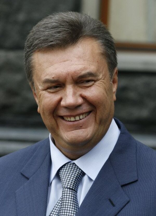 En août 1996, Ianoukovitch a été nommé vice-président, et en septembre de la même année, il est devenu premier vice-président de l'administration régionale d'Etat de Donetsk. Du 14 mai 1997 au novembre 2002, il a servi comme président de l'administration régionale d'Etat de Donetsk. - Sputnik Afrique