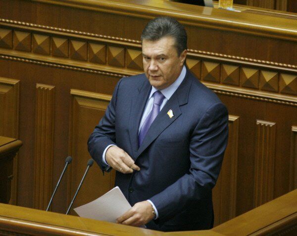 Le 21 novembre 2002, Ianoukovitch a été nommé Premier ministre de l'Ukraine. Le 20 avril 2003, il était élu président du parti des régions, en étant son candidat lors des élections présidentielles de 2004. Après avoir été battu à l'élection, il a démissionné. - Sputnik Afrique