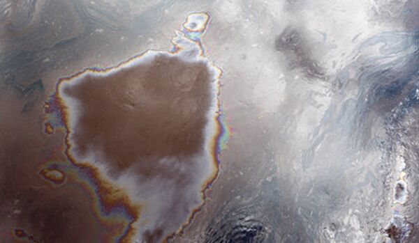 Des technologies spatiales pour surveiller marées noires et fuites de pétrole - Sputnik Afrique