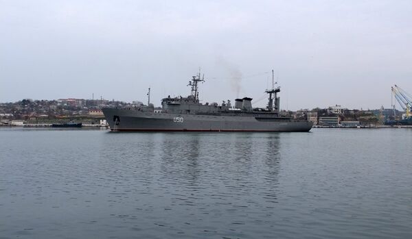 Le commandant de la flotte russe en Crimée a visité le QG de la marine ukrainienne - Sputnik Afrique