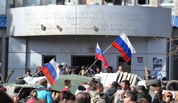 Ukraine : bâtiments de l'administration de Slaviansk sous le contrôle des manifestants pro-fédéralisation - Sputnik Afrique