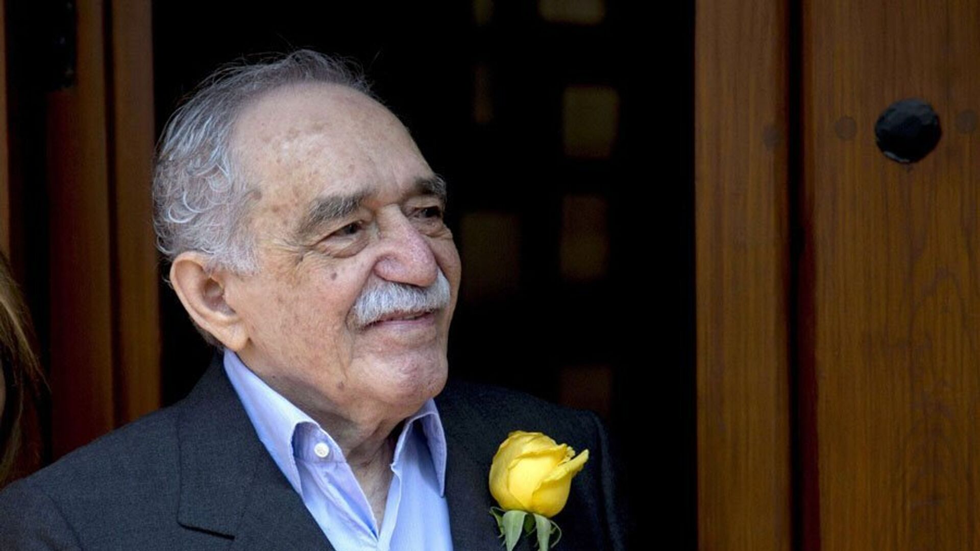 Sur la photo : Gabriel Garcia Marquez reçoit les journalistes venus lui rendre visite pour son anniversaire. Sa dernière apparition publique. - Sputnik Afrique, 1920, 16.10.2021