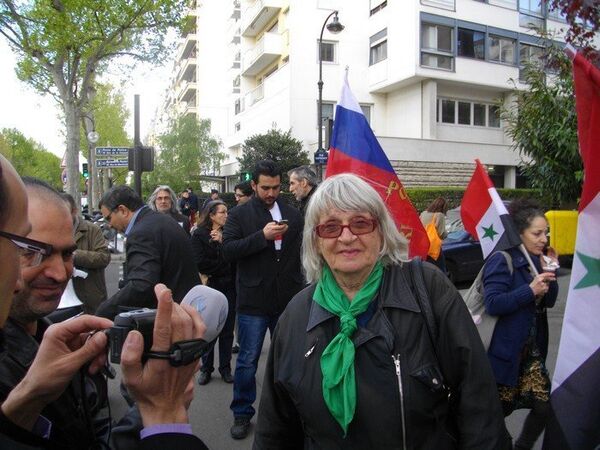 Une manifestation en signe de solidarité avec la Russie s’est déroulée sur le boulevard Lannes à Paris - Sputnik Afrique