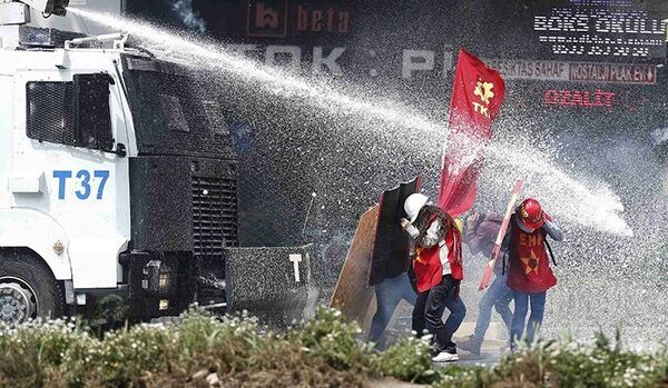 Turquie : heurts entre police et manifestants du 1er Mai à Istanbul - Sputnik Afrique