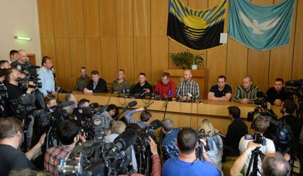 Négociations à Slaviansk sur la libération des représentants de l'OSCE - Sputnik Afrique