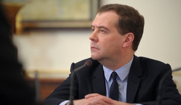Les autorités de Kiev doivent arrêter de tuer les citoyens ukrainiens (Medvedev) - Sputnik Afrique